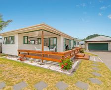 New Zealand Waikato Cooks Beach vacation rental compare prices direct by owner 6462828