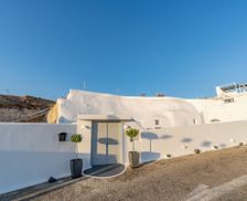 Greece South Aegean Thira vacation rental compare prices direct by owner 6699911