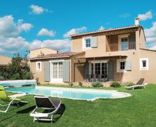 France Provence-Alpes-Côte d'Azur Saint-Saturnin-lès-Apt vacation rental compare prices direct by owner 6315989