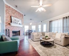 United States Texas Lubbock vacation rental compare prices direct by owner 237738