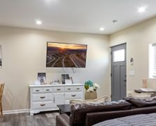 United States California Santa Clarita vacation rental compare prices direct by owner 10585165