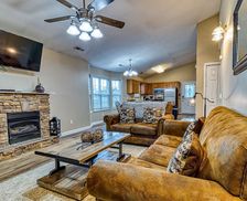 United States Tennessee Pigeon Forge vacation rental compare prices direct by owner 11591677