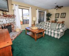 United States California Big Bear Lake vacation rental compare prices direct by owner 10599751