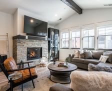 United States California Mammoth Lakes vacation rental compare prices direct by owner 10594171