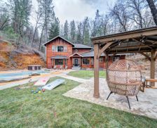 United States California Shasta County vacation rental compare prices direct by owner 12029184