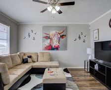 United States Texas Lubbock vacation rental compare prices direct by owner 29996207