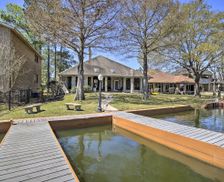 United States Texas Montgomery vacation rental compare prices direct by owner 12061563