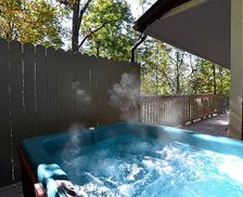 United States Tennessee Gatlinburg vacation rental compare prices direct by owner 2830659