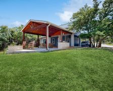 United States Texas Dripping Springs vacation rental compare prices direct by owner 10170718