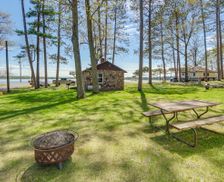 United States Wisconsin Stone Lake vacation rental compare prices direct by owner 24880402