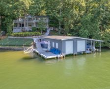 United States North Carolina Lake Lure vacation rental compare prices direct by owner 23627147