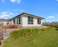 New Zealand Tasman Pōhara vacation rental compare prices direct by owner 29852509