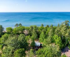 United States Michigan Marquette vacation rental compare prices direct by owner 24158728