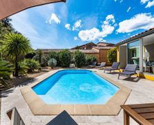 France Provence-Alpes-Côte d'Azur Cogolin vacation rental compare prices direct by owner 29898312