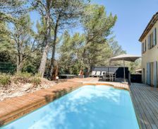 France Provence-Alpes-Côte d'Azur Mallemort vacation rental compare prices direct by owner 33213293