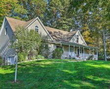 United States New York Pine Bush vacation rental compare prices direct by owner 32508798