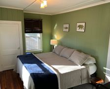 United States New York North Creek vacation rental compare prices direct by owner 24954133