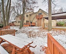 United States Michigan Brandon Township vacation rental compare prices direct by owner 24939336