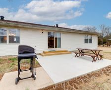 United States Arkansas Henderson vacation rental compare prices direct by owner 26631758