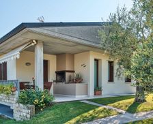 Italy Lombardia San Felice del Benaco vacation rental compare prices direct by owner 17648697