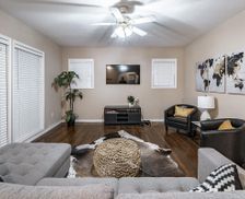 United States Texas Lubbock vacation rental compare prices direct by owner 25015310