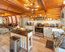 United States Montana Whitefish vacation rental compare prices direct by owner 28201663