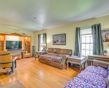 United States New York Gloversville vacation rental compare prices direct by owner 6583742