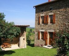 France Auvergne-Rhône-Alpes Ceilloux vacation rental compare prices direct by owner 27357803