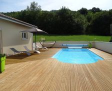 France Nouvelle-Aquitaine Montesquieu vacation rental compare prices direct by owner 33182172