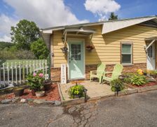 United States North Carolina Spruce Pine vacation rental compare prices direct by owner 27300858