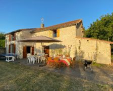 France Nouvelle-Aquitaine Cherves vacation rental compare prices direct by owner 33298156