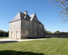 France Nouvelle-Aquitaine Saint-Saviol vacation rental compare prices direct by owner 28043055