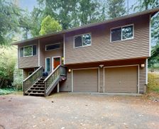 United States Washington Shoreline vacation rental compare prices direct by owner 11570109