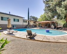 United States California Clearlake Oaks vacation rental compare prices direct by owner 27269146