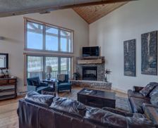 United States South Dakota Lead vacation rental compare prices direct by owner 27612560