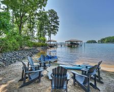 United States North Carolina Mooresville vacation rental compare prices direct by owner 28533847