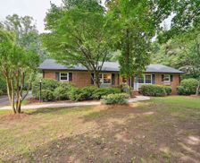 United States North Carolina Greensboro vacation rental compare prices direct by owner 27179285