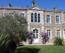 France Pays de la Loire Mesnard-la-Barotière vacation rental compare prices direct by owner 18854541