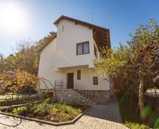 Romania Sibiu County Cisnădie vacation rental compare prices direct by owner 26058208