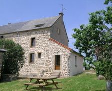 France Auvergne-Rhône-Alpes Nizerolles vacation rental compare prices direct by owner 3977954