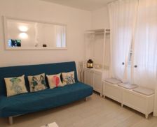 Italy Lazio Anzio vacation rental compare prices direct by owner 24405540