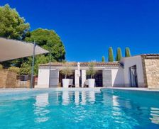 France Provence-Alpes-Côte d'Azur Oppède vacation rental compare prices direct by owner 33349106