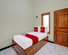 Indonesia East Java Madiun vacation rental compare prices direct by owner 26259180