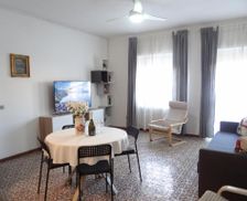 Italy Lombardy Bellano vacation rental compare prices direct by owner 25137507