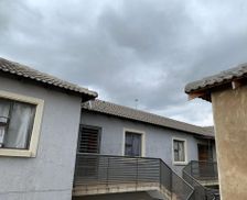 South Africa Gauteng Soweto vacation rental compare prices direct by owner 25142288