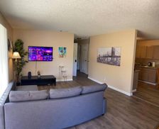 United States California Fresno vacation rental compare prices direct by owner 2814861