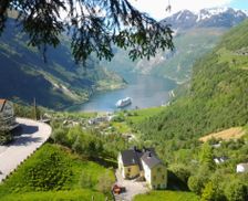 Norway Møre og Romsdal Geiranger vacation rental compare prices direct by owner 16494665