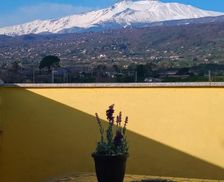 Italy Sicily Fiumefreddo di Sicilia vacation rental compare prices direct by owner 28768408