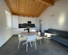 Italy Lombardy Vercana vacation rental compare prices direct by owner 27939694