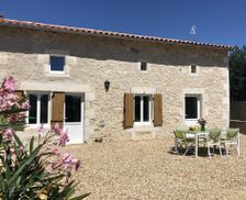 France Nouvelle-Aquitaine Chauvigny vacation rental compare prices direct by owner 27088265